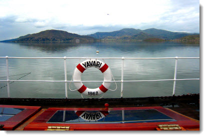 An unforgettable night aboard the Yavaí, on the shores of Lake Titicaca