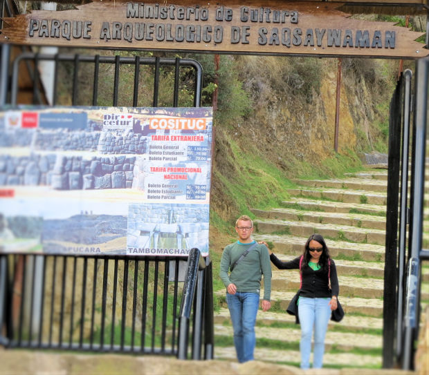 The entrance for Sacsayhuamán closest for tourists who want to walk to or from San Blas.