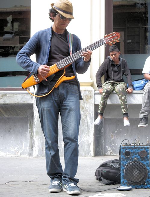 Touring Lima, you're likely to encounter some wonderful street theater. 