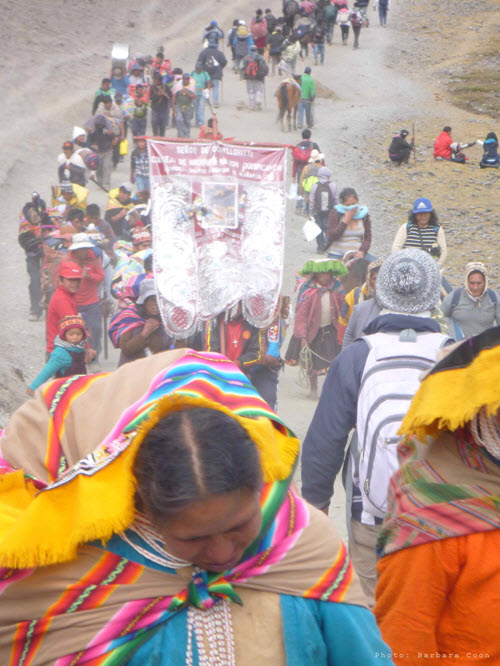 Qoyllur Rit’i is an annual pilgrimage of tens of thousands of people, mostly from mountain villages, to the Sinakara glacier.