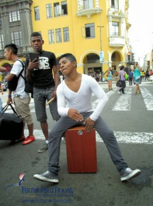 Lima street music: a cajón solo