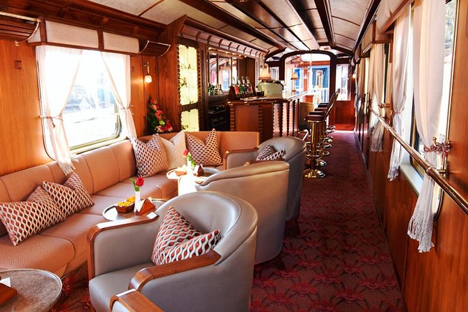 Hiram Bingham Train bar car and lounge