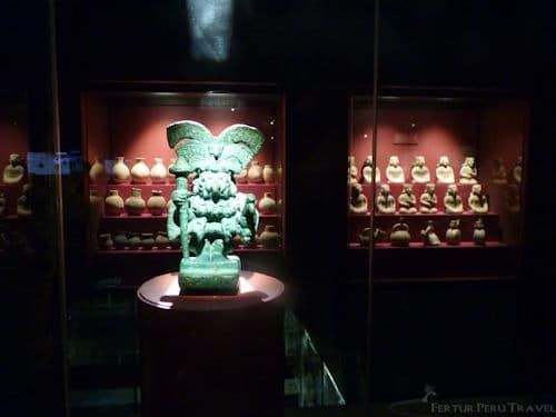 Huaca Rajada - Sipan Site Museum | Peru Travel Blog Moche relic displayed in the Huaca Rajada Sipan Museum - Chiclayo, Peru