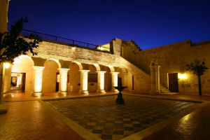 Iluminación del patio en el Casa Andina Private Collection Arequipa