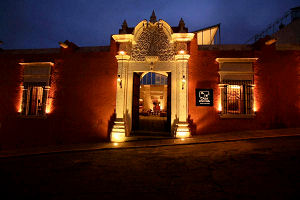 Foto de noche del Casa Andina Private Collection Arequipa