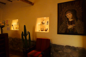 Apu Huascaran Hostal reception area