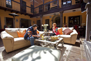 Tierra Viva Hotel Cusco Plaza patio