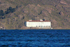 Panorámica del Hotel José Antonio al pie del Lago Titicaca