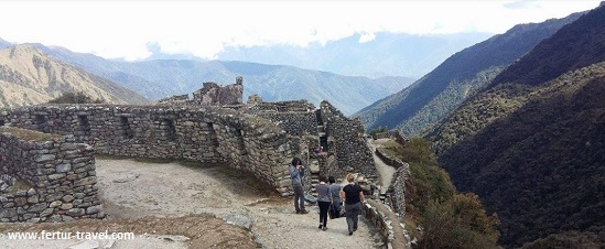 Ruins along the Inca Trail