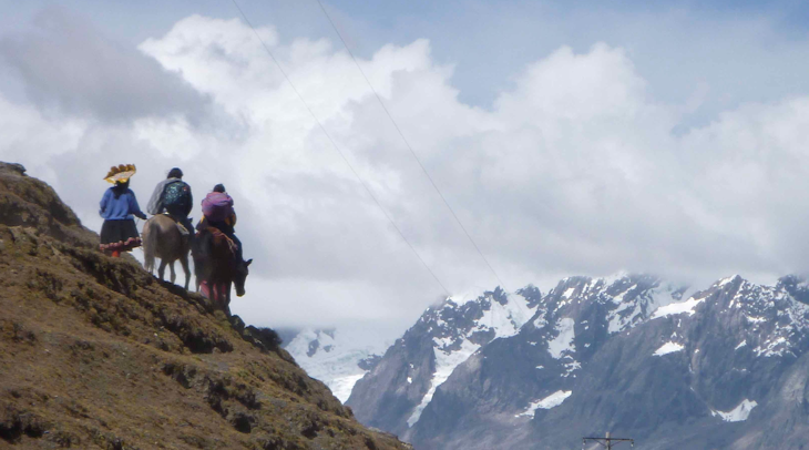 Qoyllur Rit’i festival with Fertur Peru Travel - making the pilgrimage on horseback