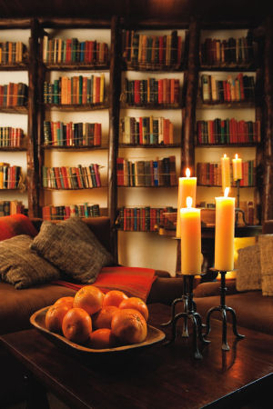 inkaterra machu picchu library lounge