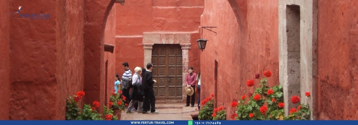 Explore Arequipa in 3 days: visit the stunning Santa Catalina Monastery with its colorful colonial architecture, historic streets, and vibrant painted walls in Peru's White City.