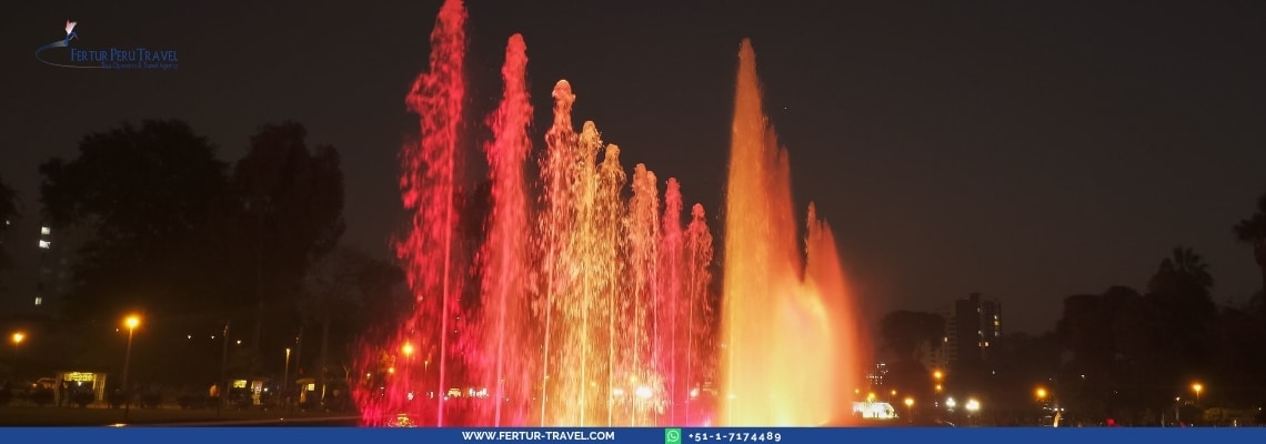 Lima Magic Water Circuit night tour with dinner - illuminated fountain show Parque de la Reserva