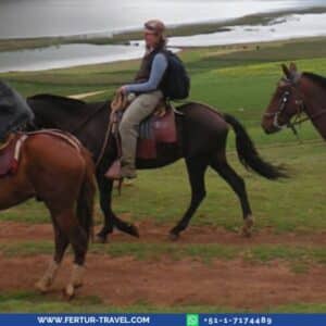 Recorra a caballo los paisajes andinos del Valle Sagrado de los Incas en su excursión de un día desde Cusco, Perú