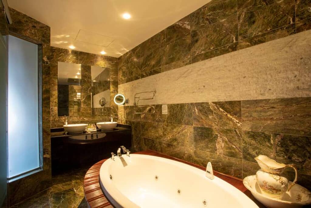 Aranwa Cusco Boutique Hotel Deluxe Superior Bathroom