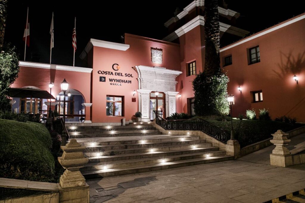 Wyndham Costa Del Sol Arequipa Hotel Entrance