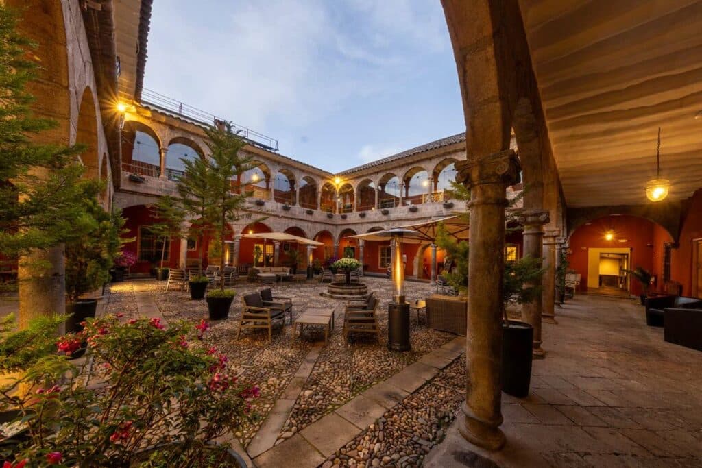 Wyndham Costa del Sol Cusco Courtyard