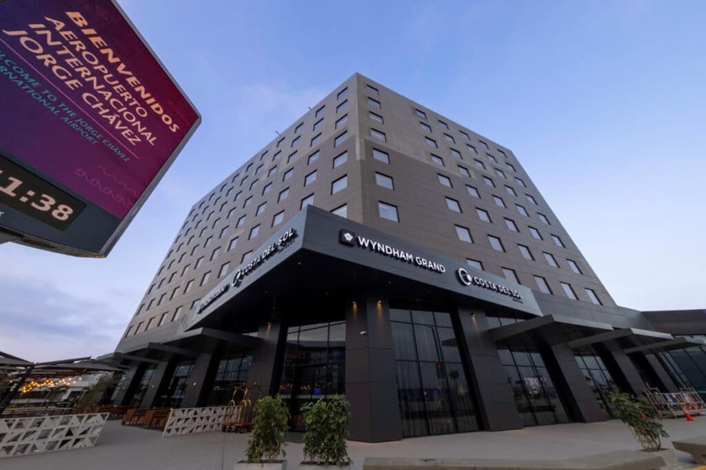 Wyndham Grand Costa del Sol Lima Aeropuerto exterior