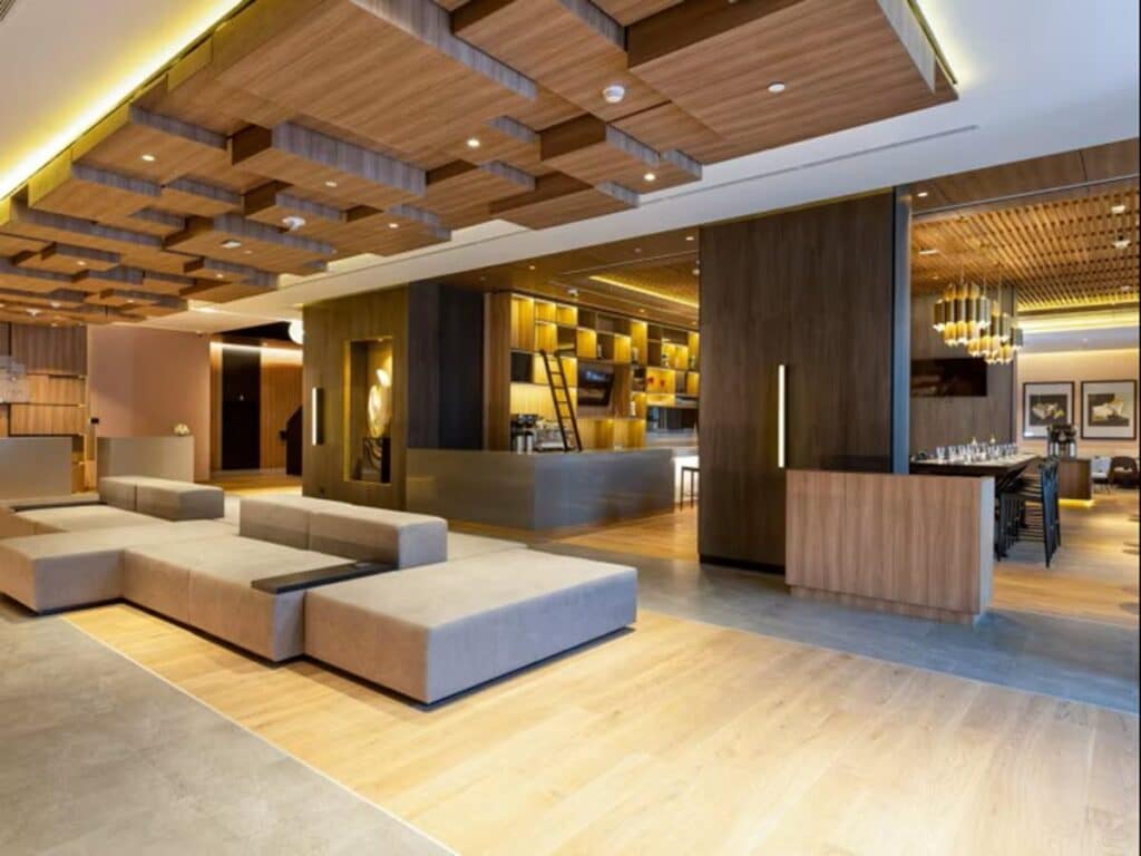 holiday inn lima miraflores lobby restaurant
